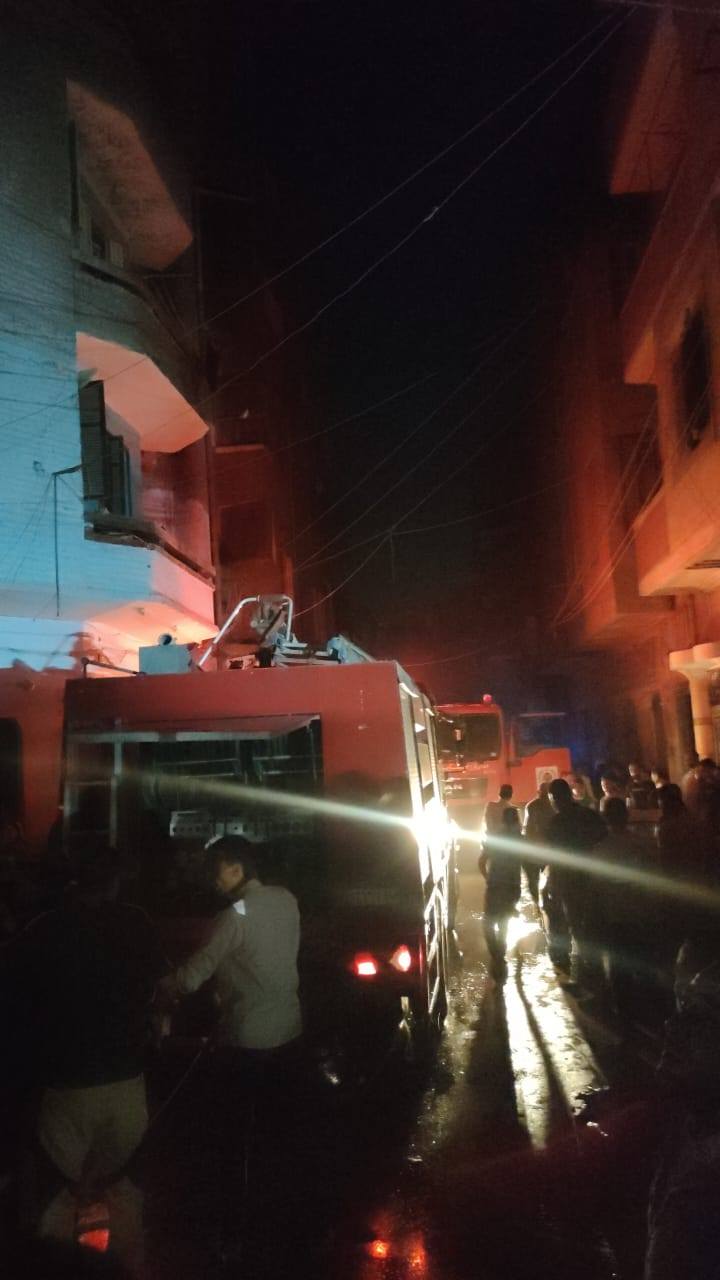 جانب من الحريق