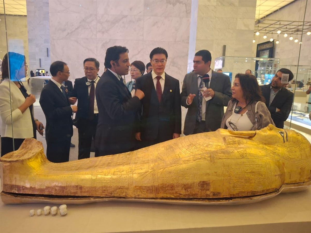 وفد صيني يزور المتحف القومي للحضارة المصرية بالفسطاط 