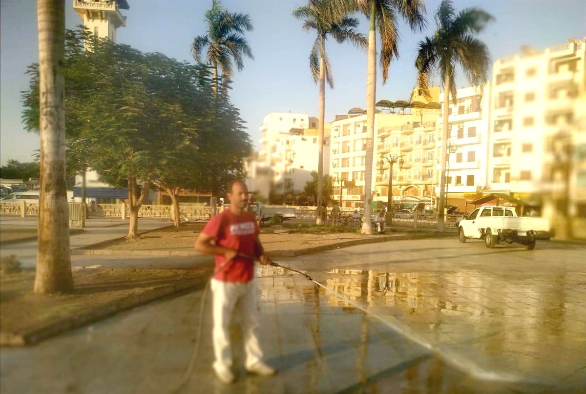 حملة نظافة مكثفة بساحة أبو الحجاج