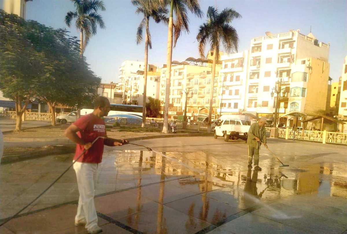 حملة نظافة مكثفة بساحة أبو الحجاج