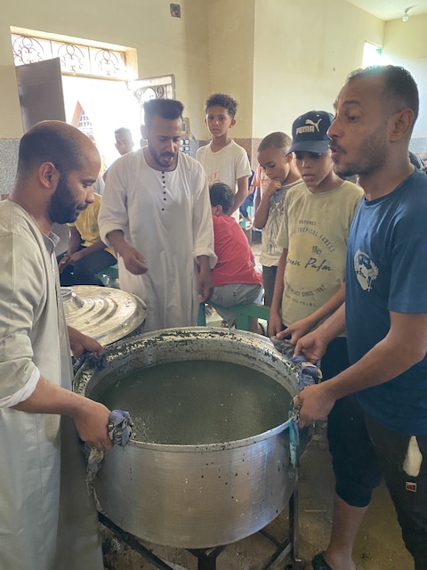 بالملوخية أهالي العقاربة يحتفلون بالمولد النبوي الشريف 