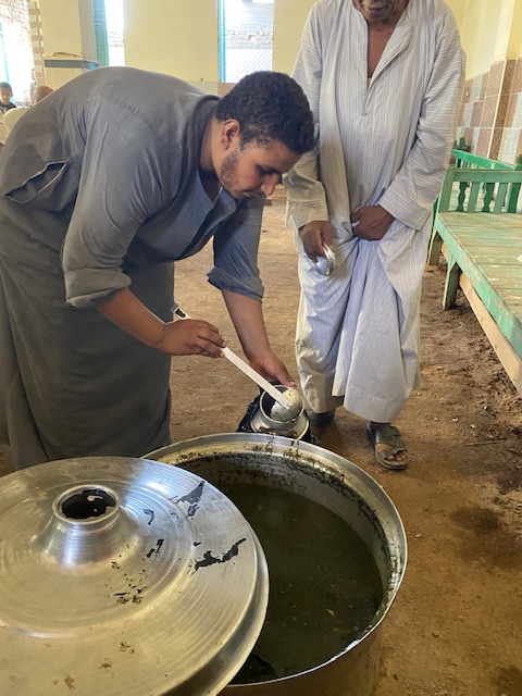 بالملوخية أهالي العقاربة يحتفلون بالمولد النبوي الشريف 