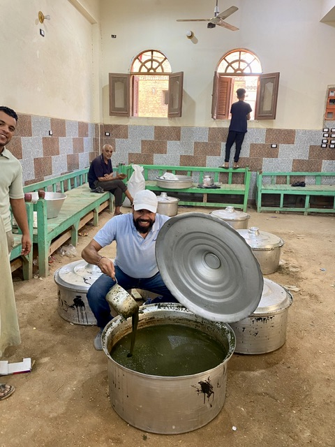 بالملوخية أهالي العقاربة يحتفلون بالمولد النبوي الشريف 