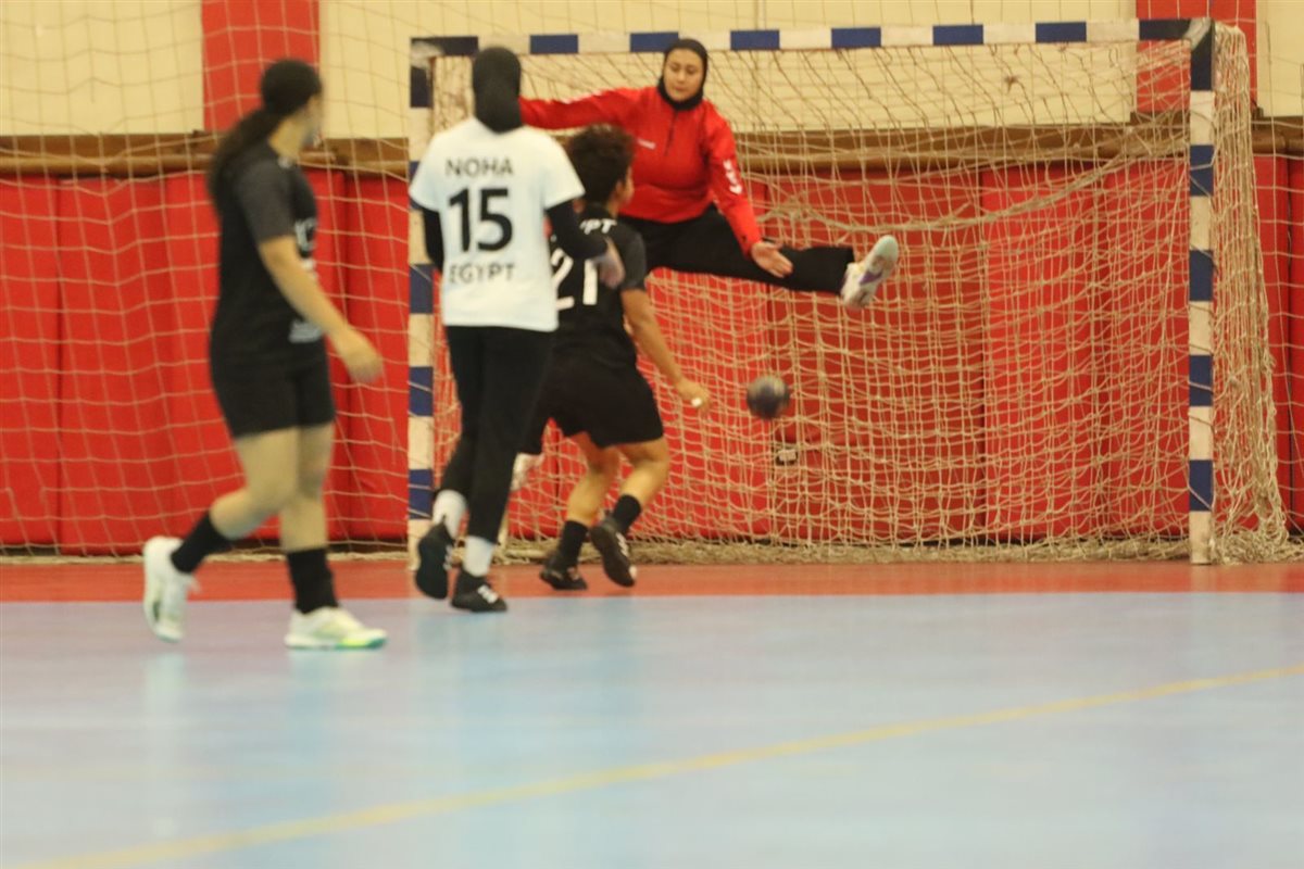 <strong>منتخب الشابات لكرة اليد</strong>