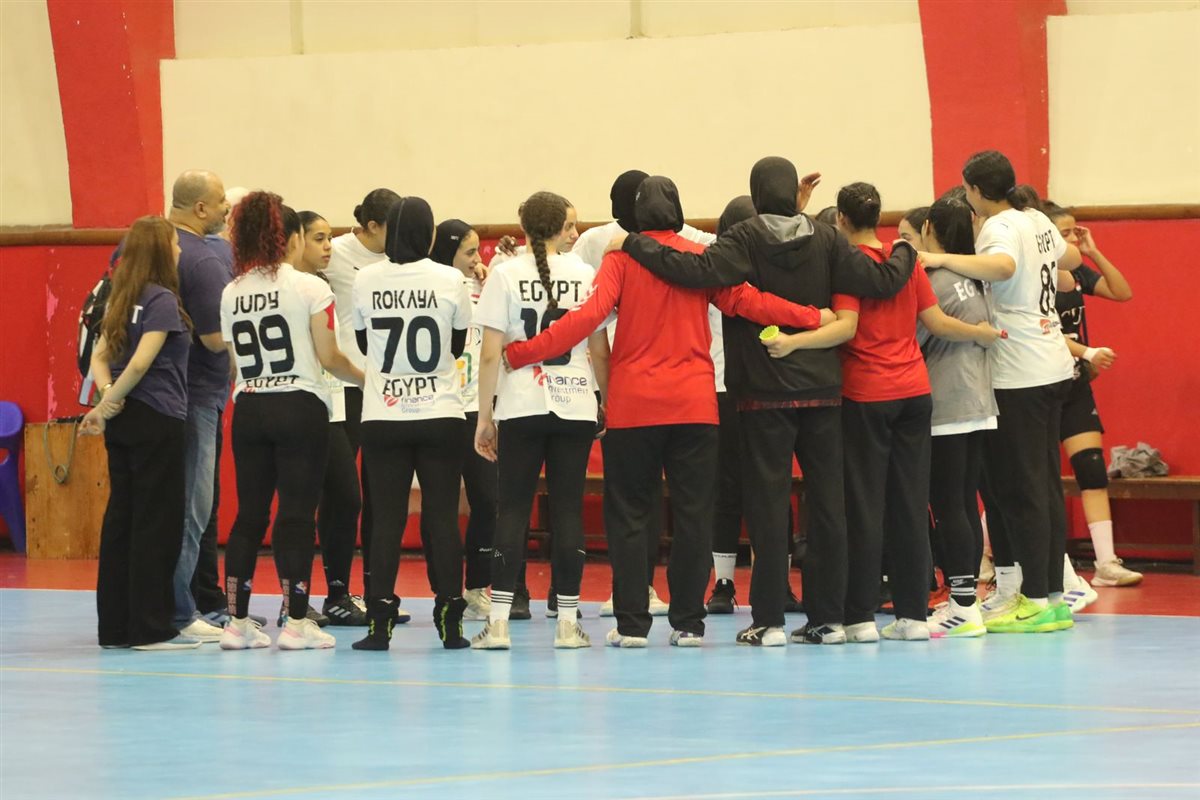 <strong>منتخب الشابات لكرة اليد</strong>