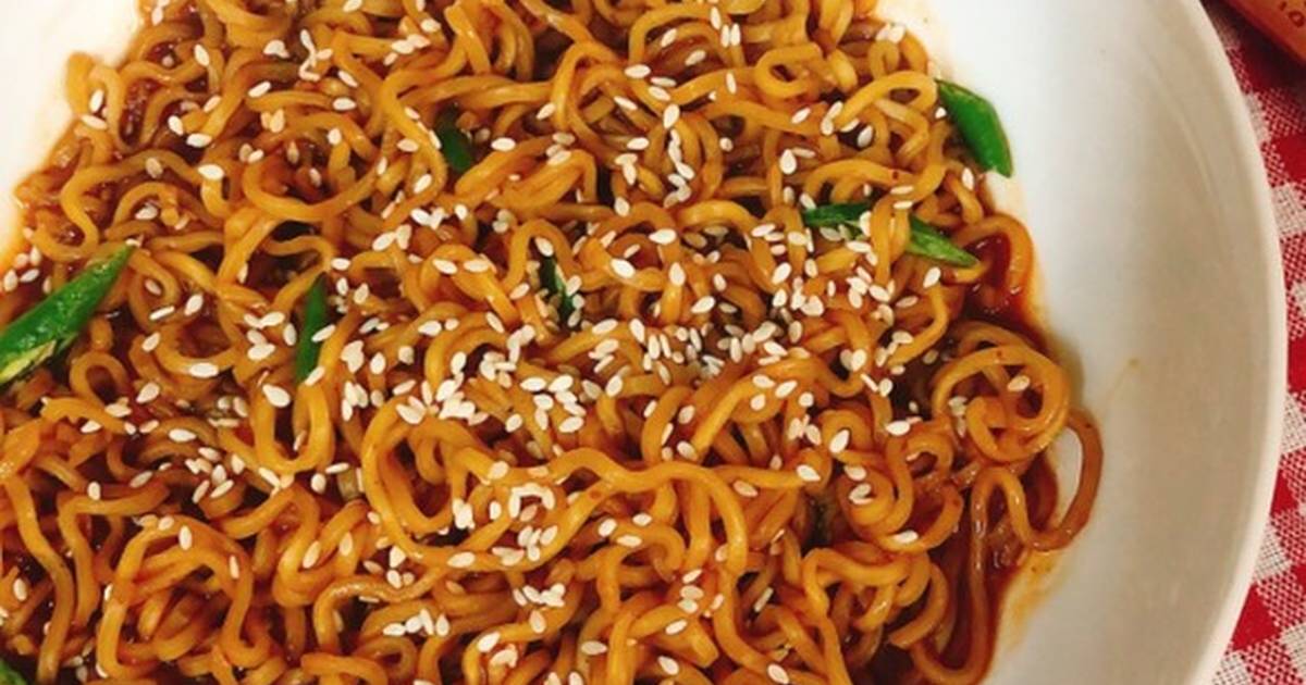 طريقة عمل الاندومي بالمكرونة