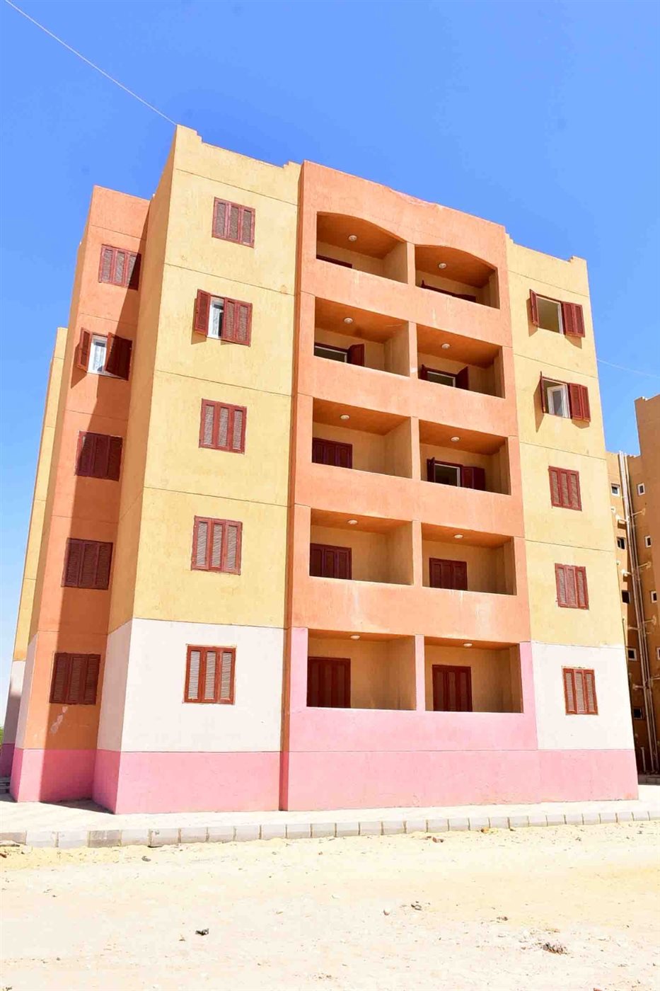 محافظ الأقصر يتفقد عمارات الطود&nbsp;