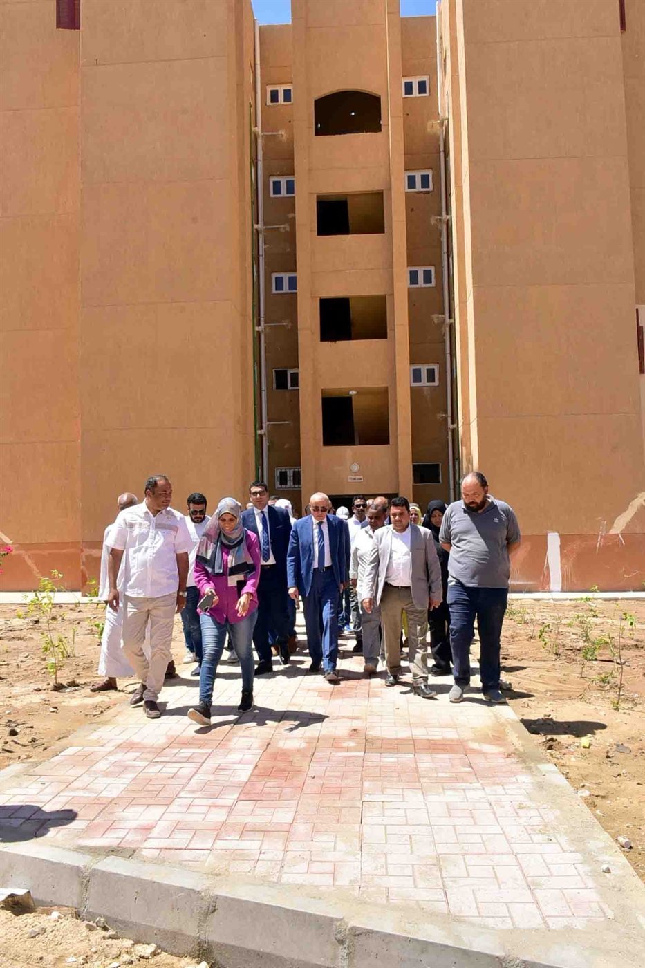 محافظ الأقصر يتفقد عمارات الطود&nbsp;