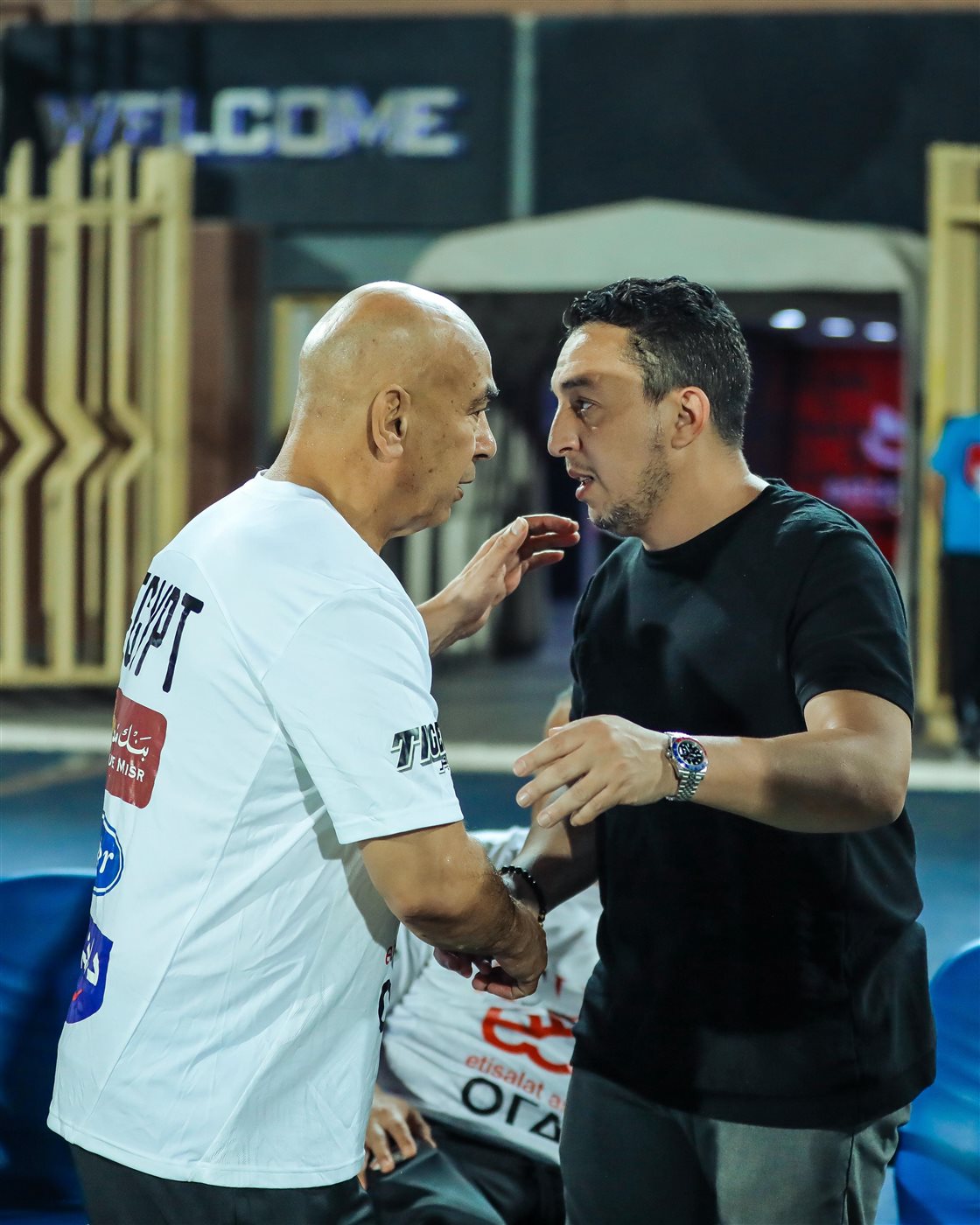 زيارة أبو زهرة ومجلس اتحاد الكرة لمران منتخب مصر (1)