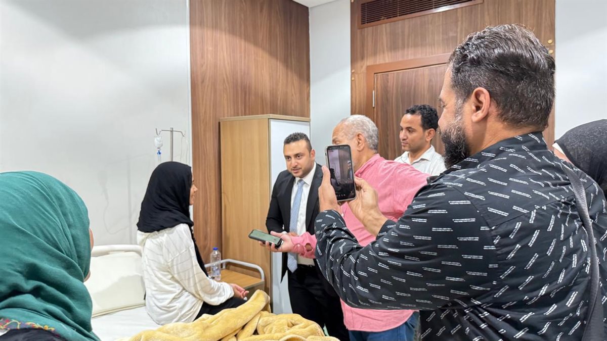 جولة الإعلامين بمبنى هيئة الرعاية والمجمع الطبي 