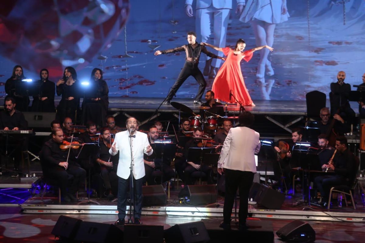 حفل علي الحجار 100 سنة غنا في الأوبرا