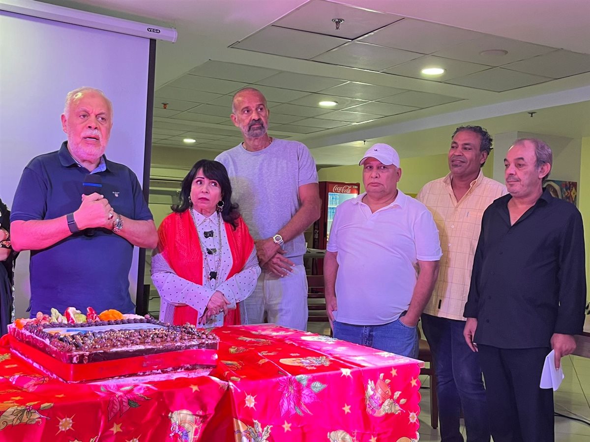 نقابة المهن التمثيلية برعاية أشرف زكي تنظم احتفالية إنسانية بدار كبار الفنانين<br> 