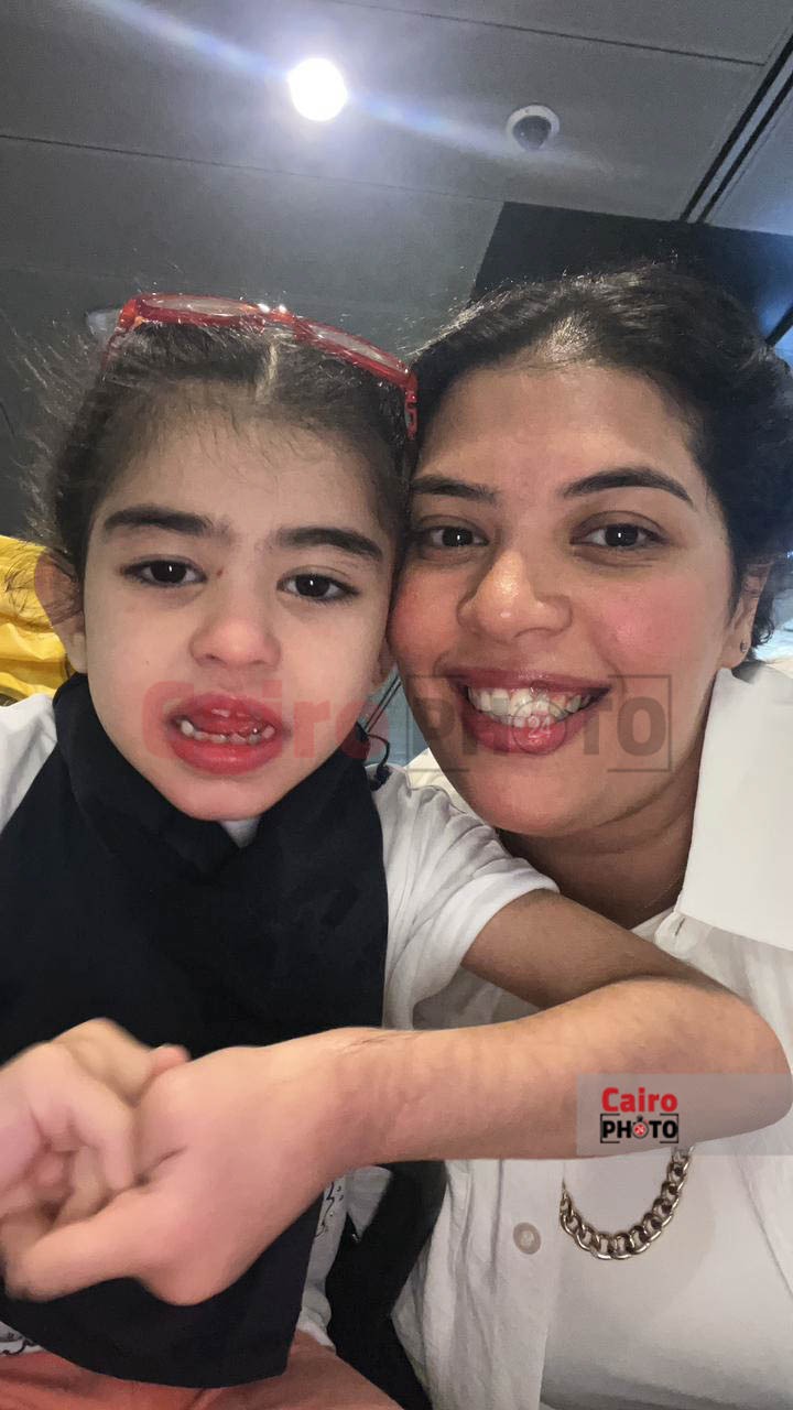 والدة الطفلة جميلة