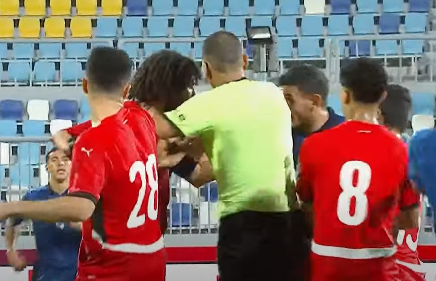 مشادة بين لاعبي منتخب مصر وتونس 