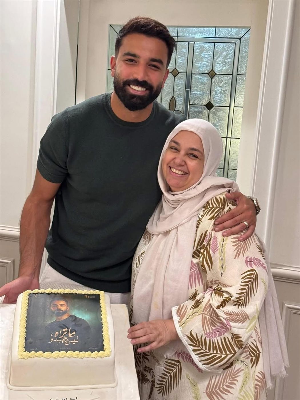 حازم إيهاب يحتفل بنجاح حكاية هند إحدى حكايات مسلسل ما تراه ليس كما يبدو 