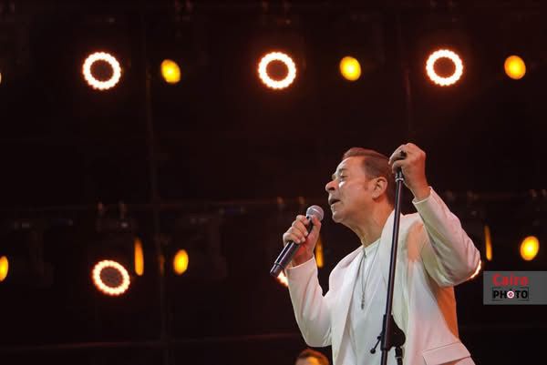 مدحت صالح يتألق في حفله بمهرجان مراسي ليالي مراسي رفقة المايسترو عمرو سليم