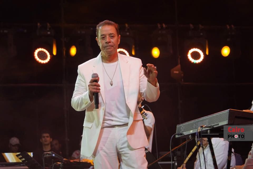 مدحت صالح يتألق في حفله بمهرجان مراسي ليالي مراسي رفقة المايسترو عمرو سليم