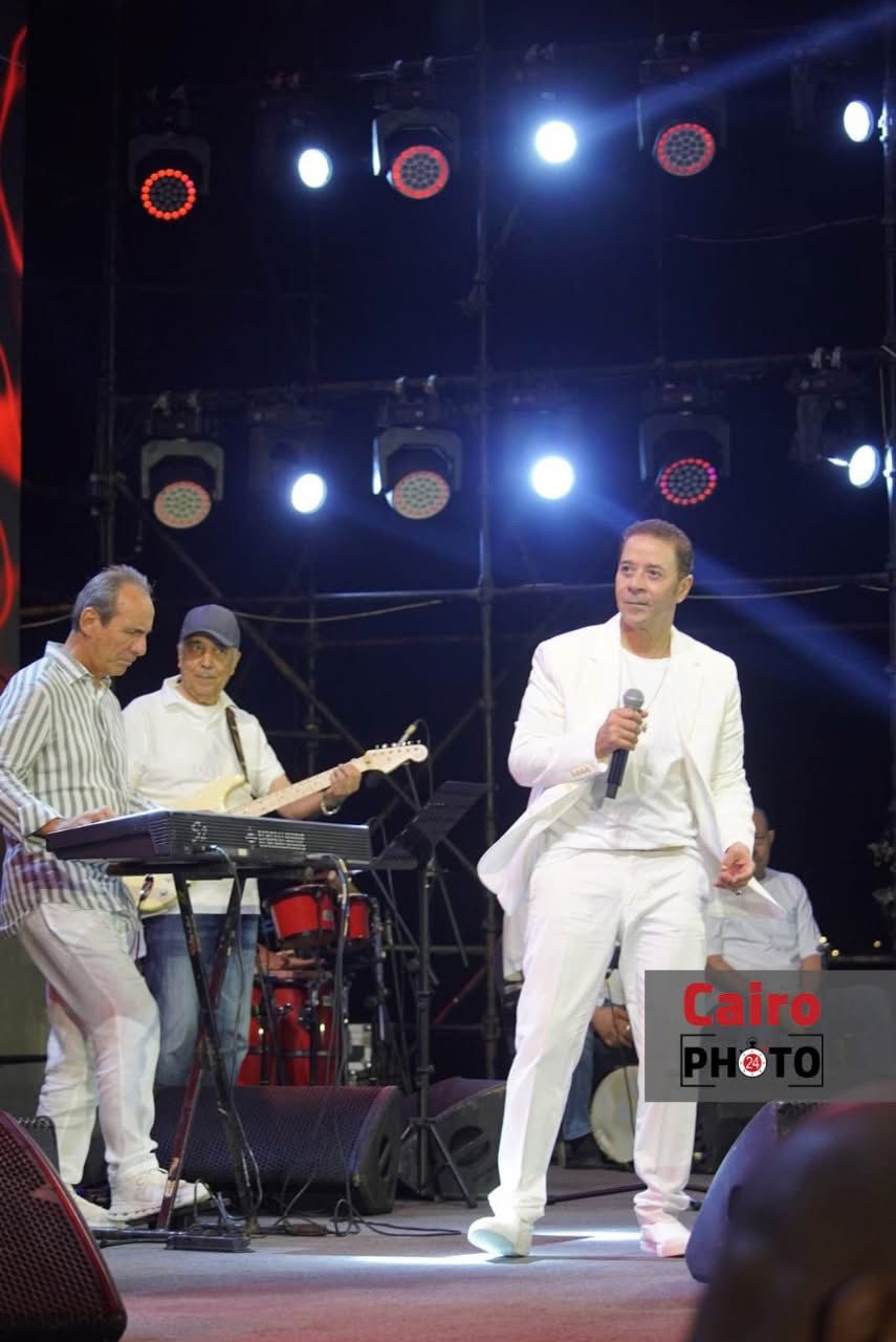 مدحت صالح يتألق في حفله بمهرجان مراسي ليالي مراسي رفقة المايسترو عمرو سليم