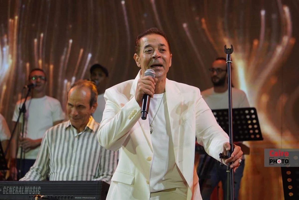 مدحت صالح يتألق في حفله بمهرجان مراسي ليالي مراسي رفقة المايسترو عمرو سليم