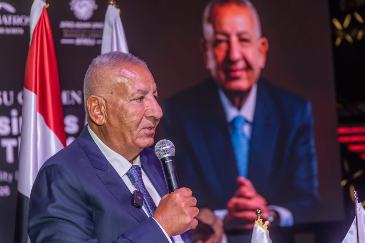 تكريم كامل أبو على