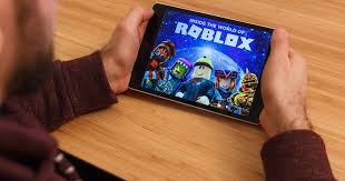 تقرير يكشف مخاطر منصة روبلوكس