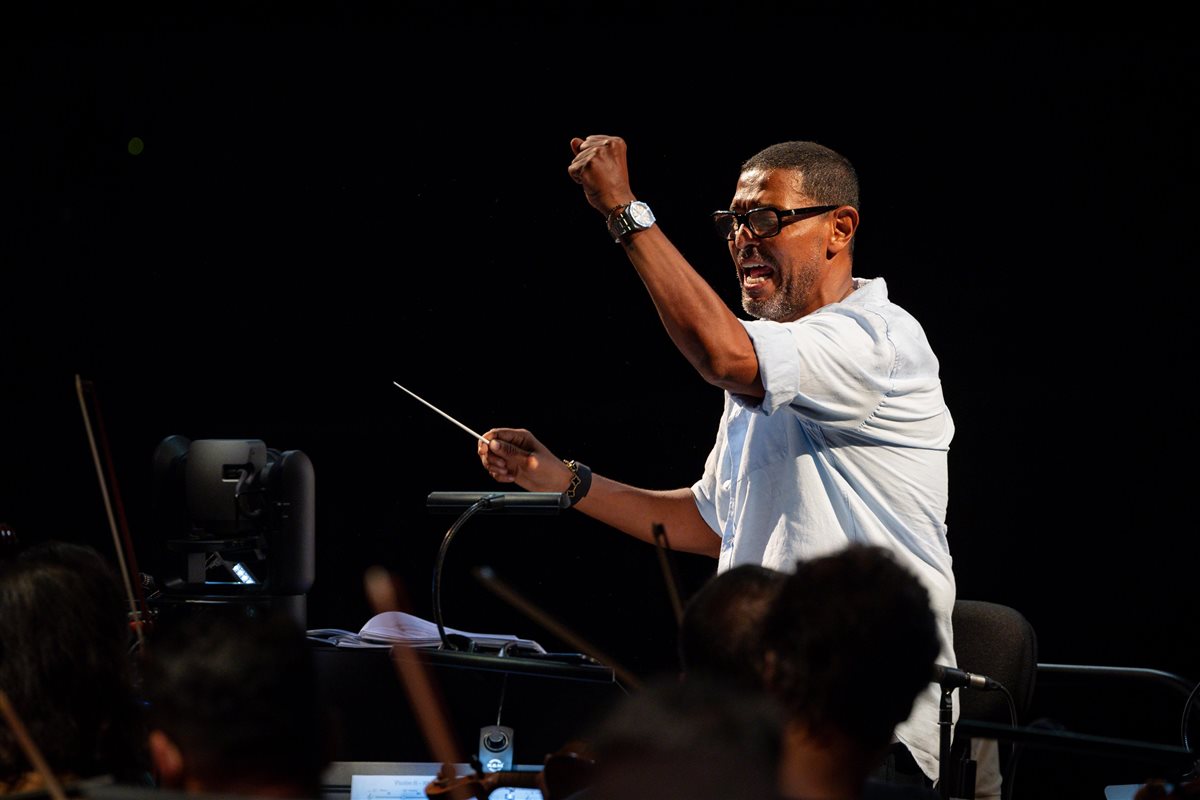 بروفات حفل هاني فرحات في قصر فرساي