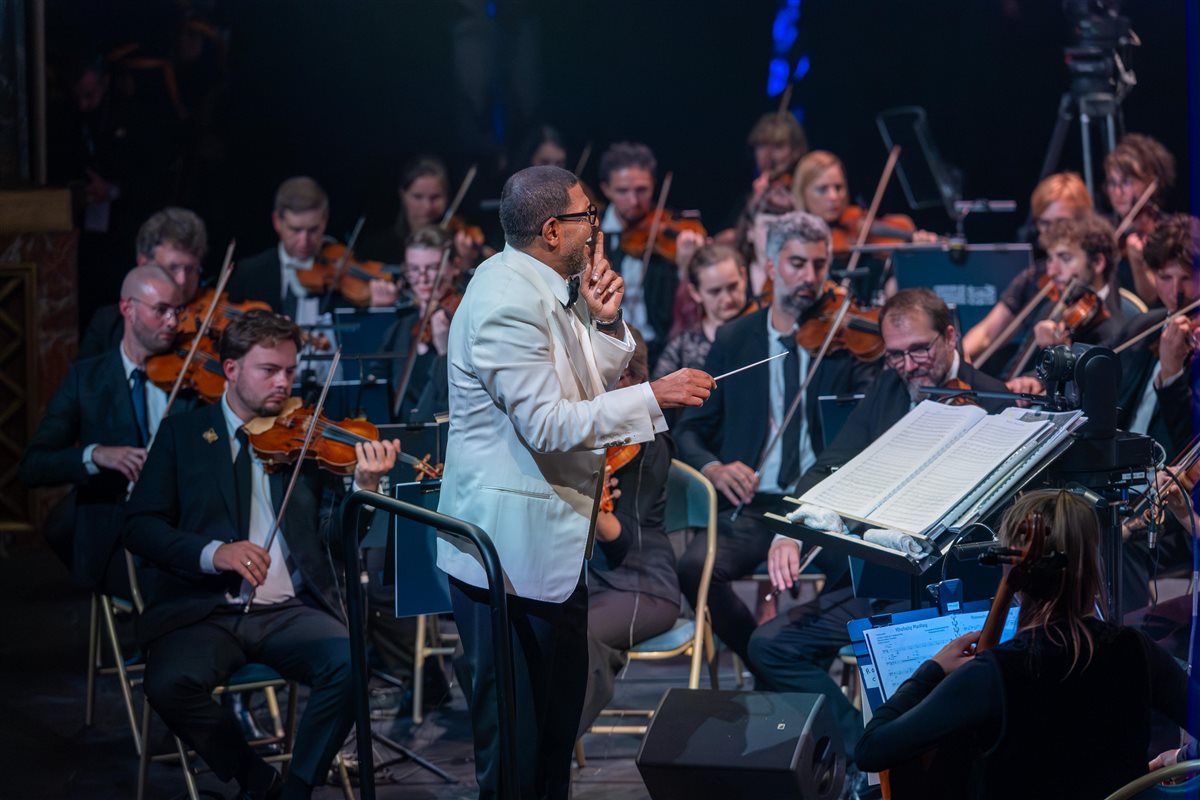 حفل هاني فرحات في قصر فرساي