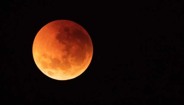 دعاء عند خسوف القمر 2025.. ردده بخشوع وتضرع