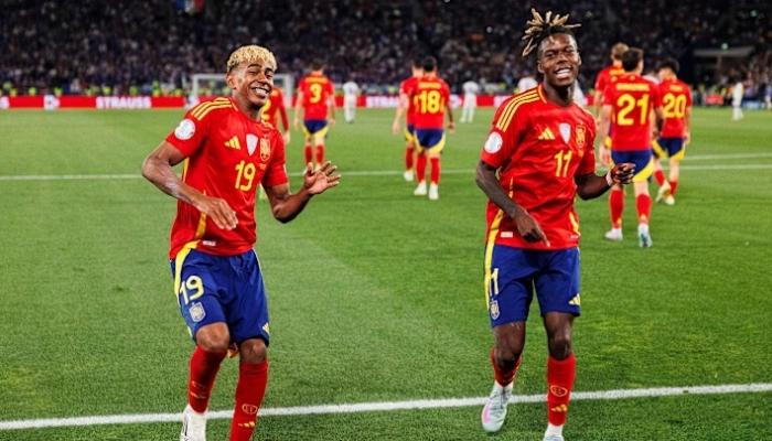 القنوات الناقلة لمشاهدة مباراة منتخب إسبانيا ومنتخب تركيا بث مباشر اليوم