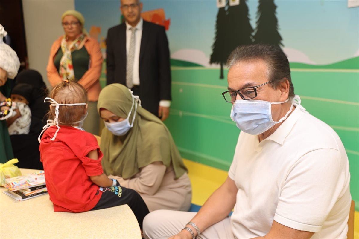وزير الصحة بمسشفى أورام الأقصر 