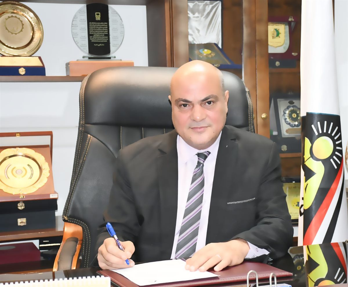 اللواء المهندس رائد هيكل رئيس الهيئة العامة لمحو الأمية وتعليم الكبار 