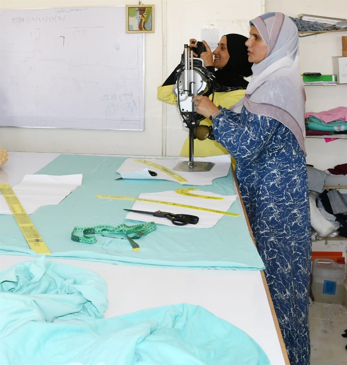 فصول تدريب  مهني  وتمكين اقتصادي للسيدات للهيئة العامة لمحو الأمية وتعليم الكبار 