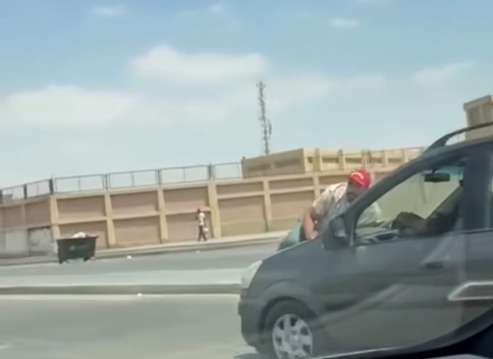 محاولة دهس عامل علي يد مهندس بالقاهرة الجديدة