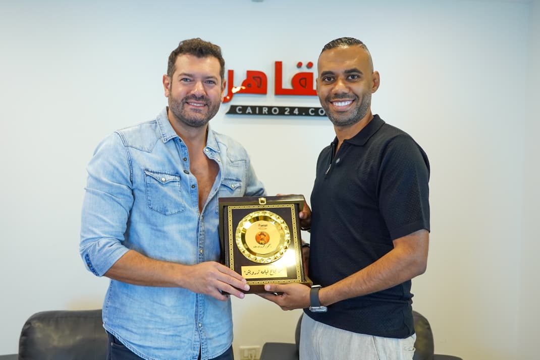 النجم عمرو يوسف يحتفل بنجاح فيلم درويش في القاهرة 24