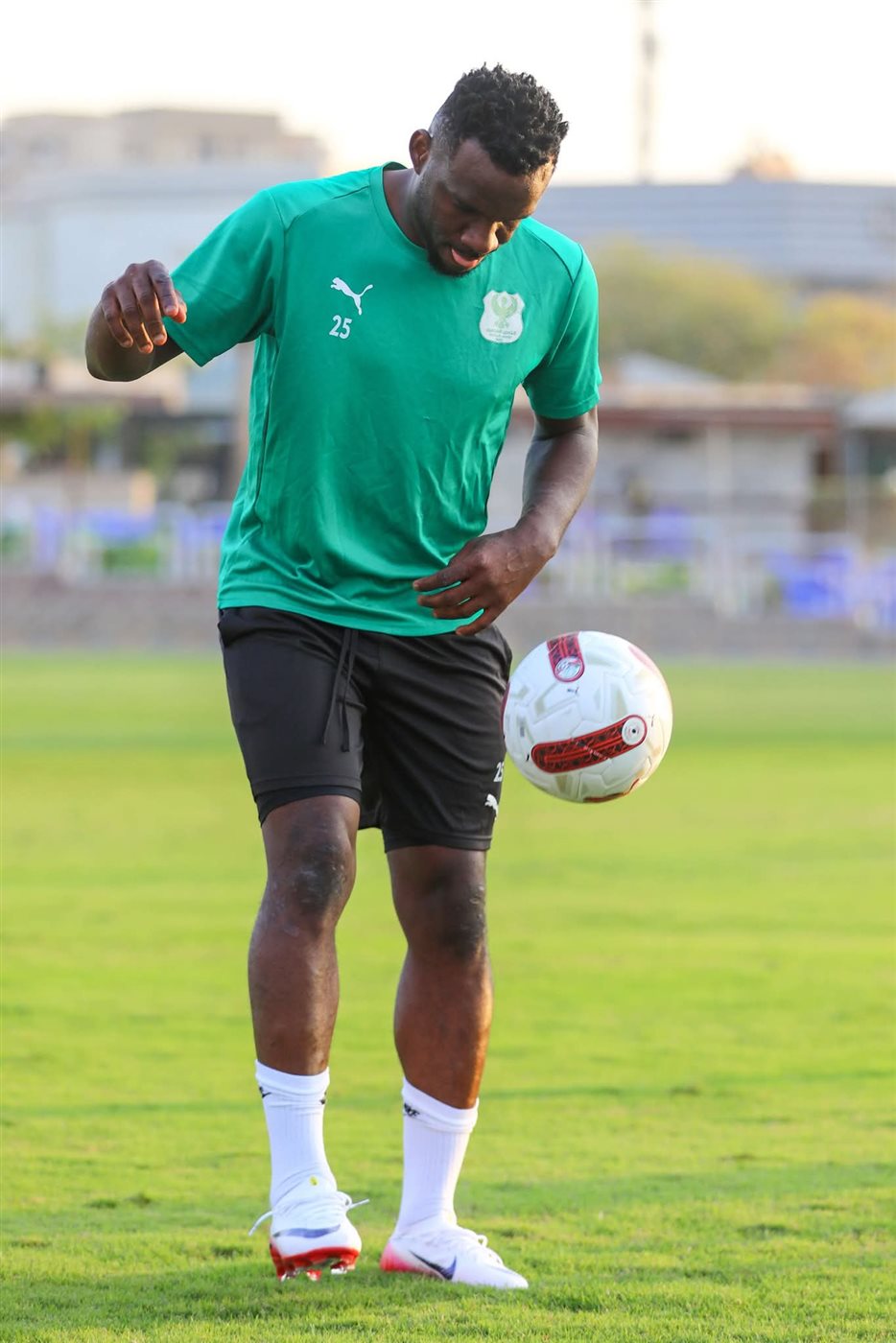 <strong>كينجسلي إيدو يشارك لأول مرة في مران المصري </strong>