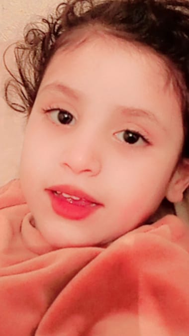 والد طفلة مصابة بمرض نادر