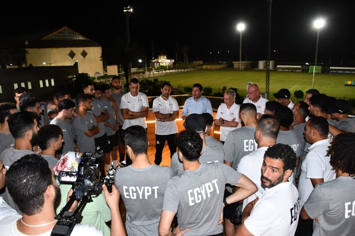 زيارة وزير الرياضة ومحافظ الإسماعيلية لمعسكر منتخب مصر الثاني (10)