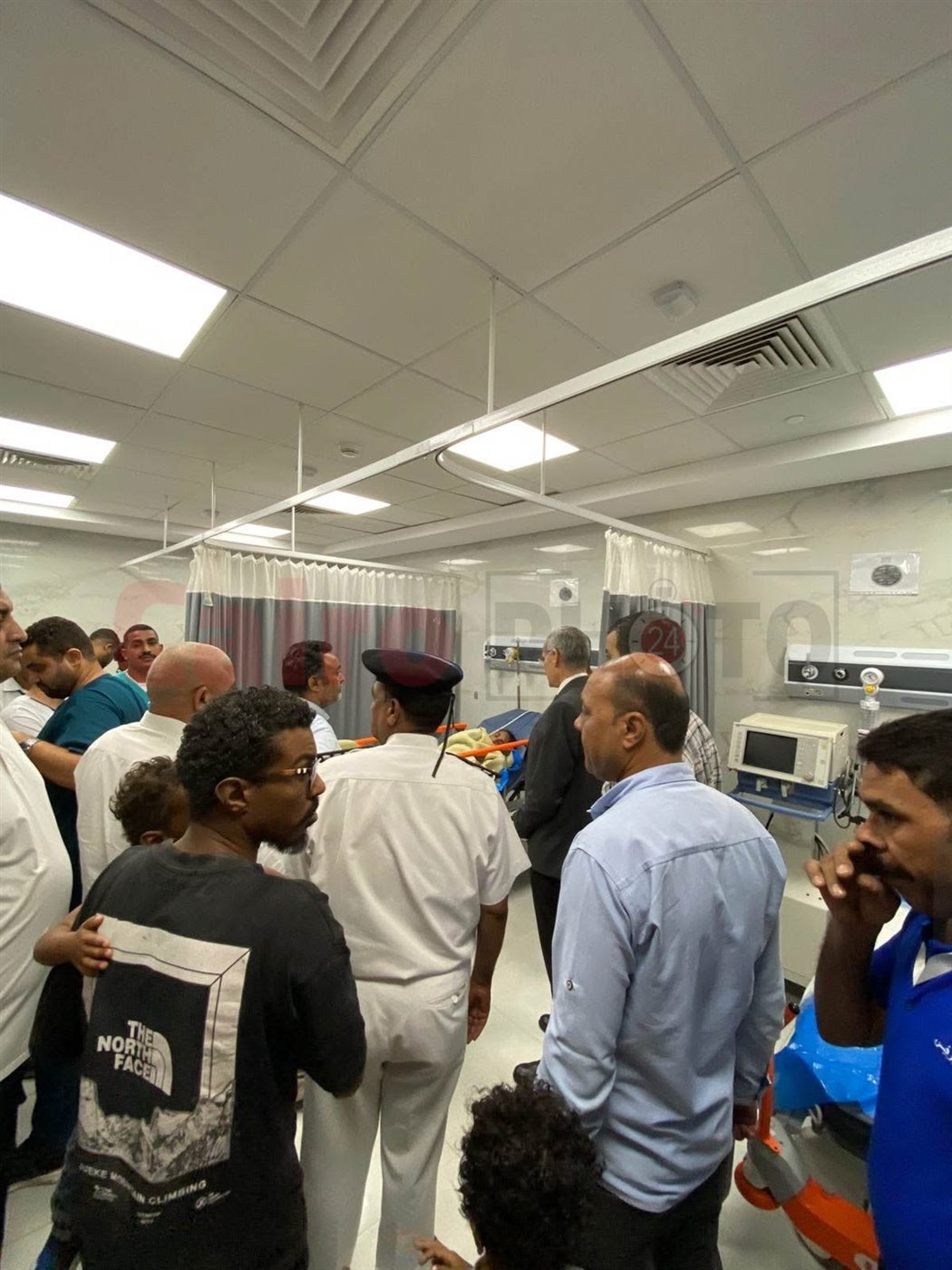 مدير أمن الأقصر اللواء الصاوي يتفقد المصابين