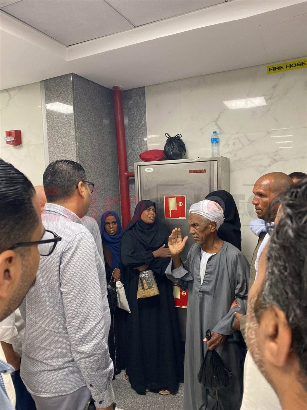 نائب محافظ الأقصر يتفقد المصابين