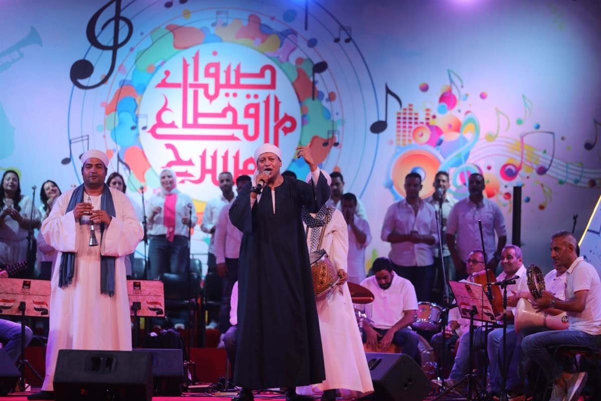 لقطات لـ فرقة أعز الناس