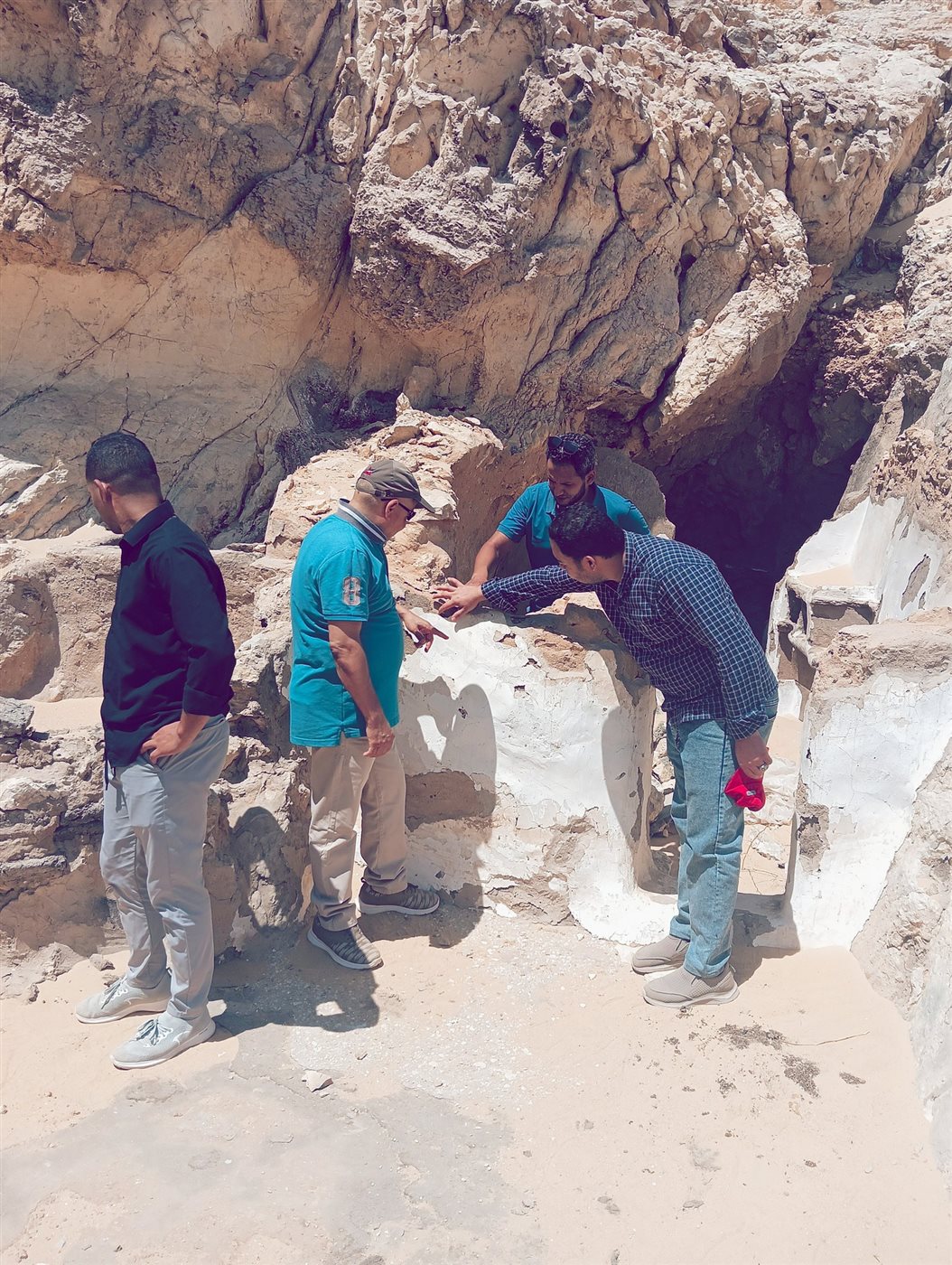 أعمال الترميم والصيانة بالموقع القبطي في مير بأسيوط 