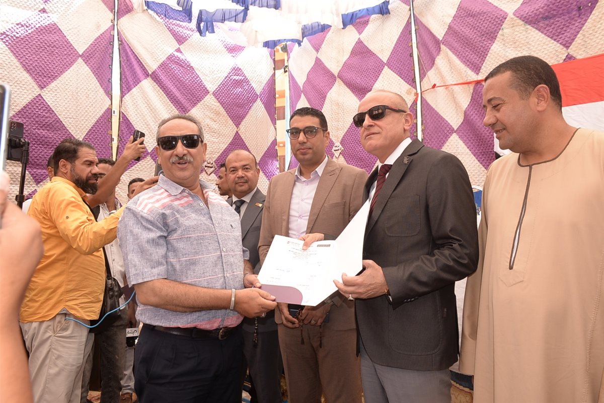 محافظ الأقصر يسلم شقق الطود للأهالي بعد طول إنتظار  