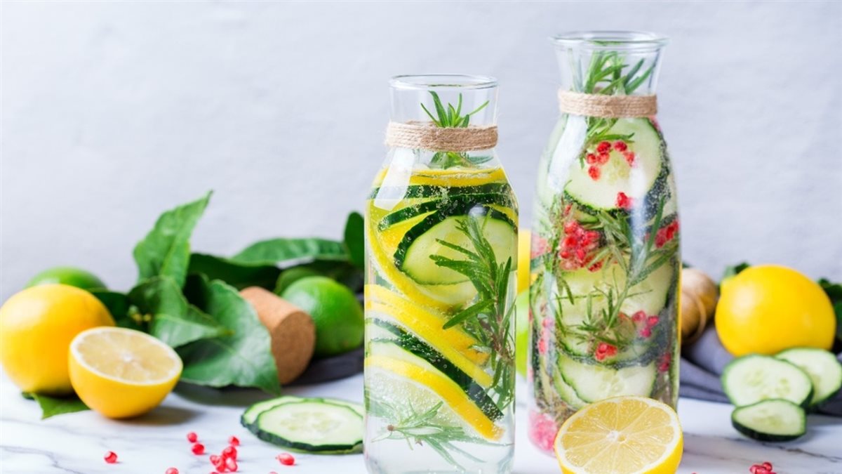 مشروب الديتوكس بالليمون والنعناع