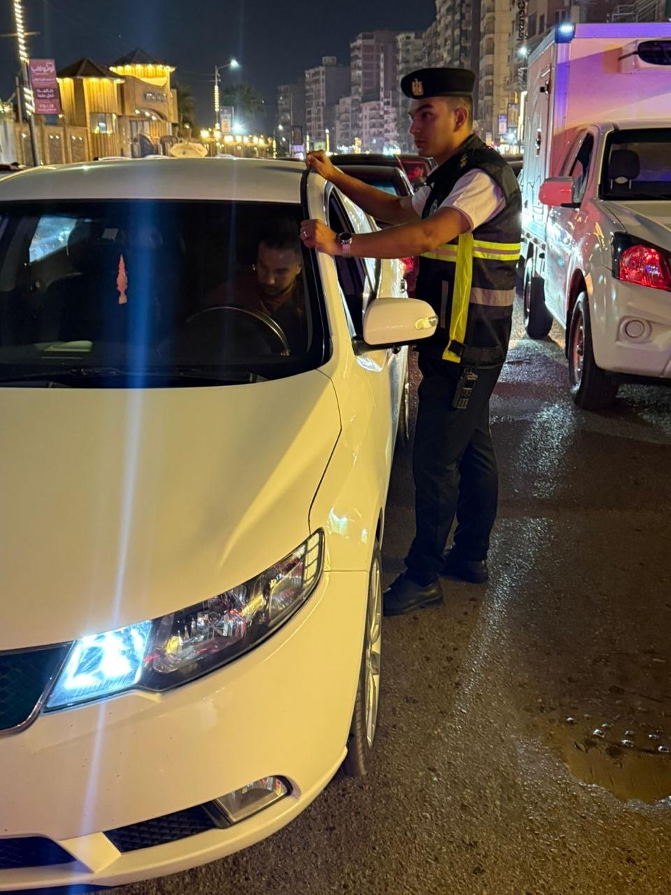 حملات مرورية مكثفة بالمنصورة لضبط المخالفات وتعزيز الانضباط