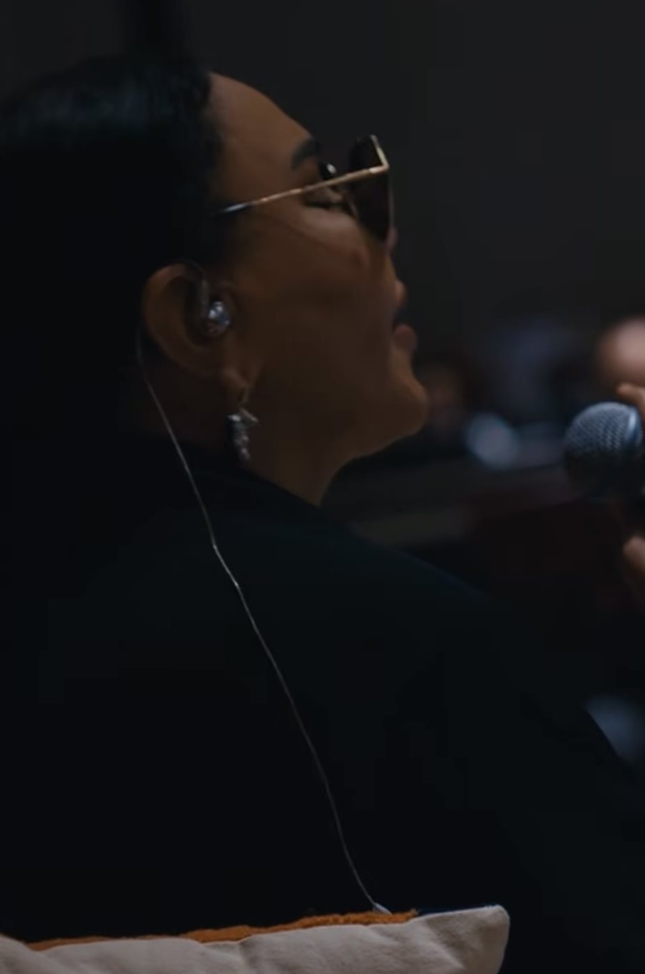 بعد وعكتها الصحية الأخيرة.. أحلام تجري البروفات الأخيرة استعدادًا لحفلها في جدة