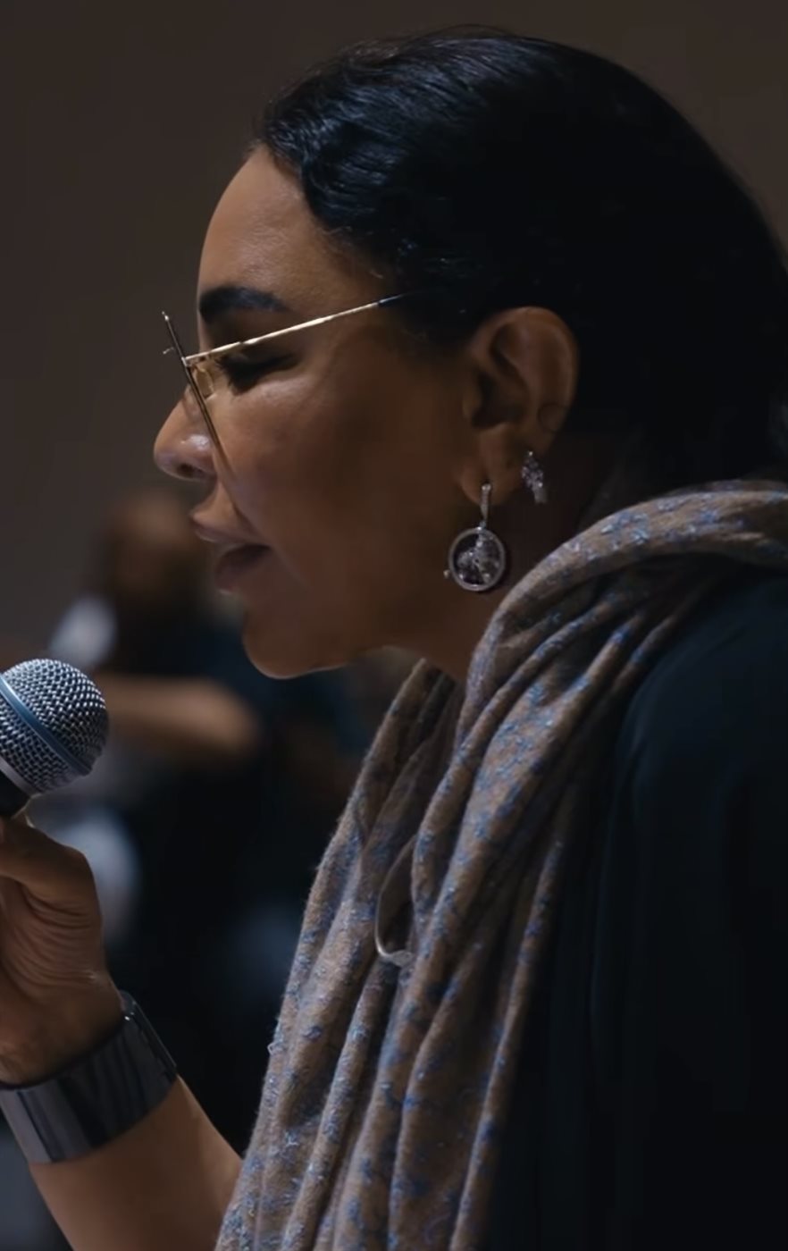 بعد وعكتها الصحية الأخيرة.. أحلام تجري البروفات الأخيرة استعدادًا لحفلها في جدة