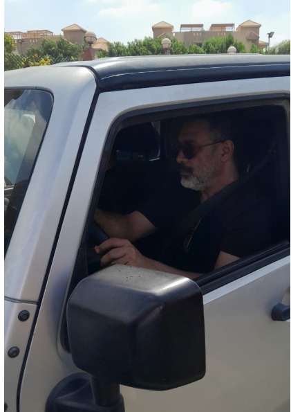 عمرو مصطفى يودّع المطرب عمرو ستين ويقف بجوار ابنة صديقه الراحل مريم عامر منيب