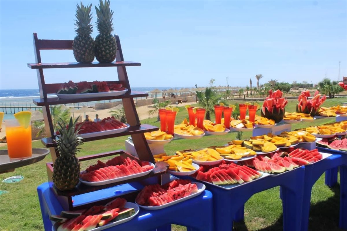 مهرجان البطيخ على شواطئ مرسي علم 