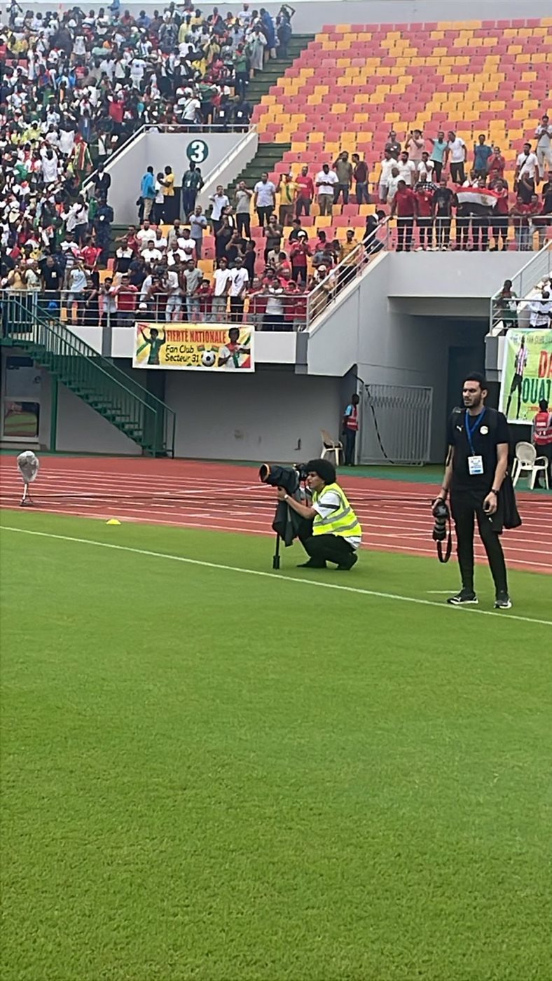<strong>قبل أقل من ساعة.. أمطار غزيرة على ملعب مباراة مصر وبوركينا فاسو</strong>