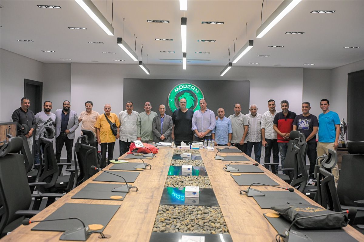 وليد دعبس رئيس نادي مودرن يهدي النقاد الرياضيين رحلات عمرة